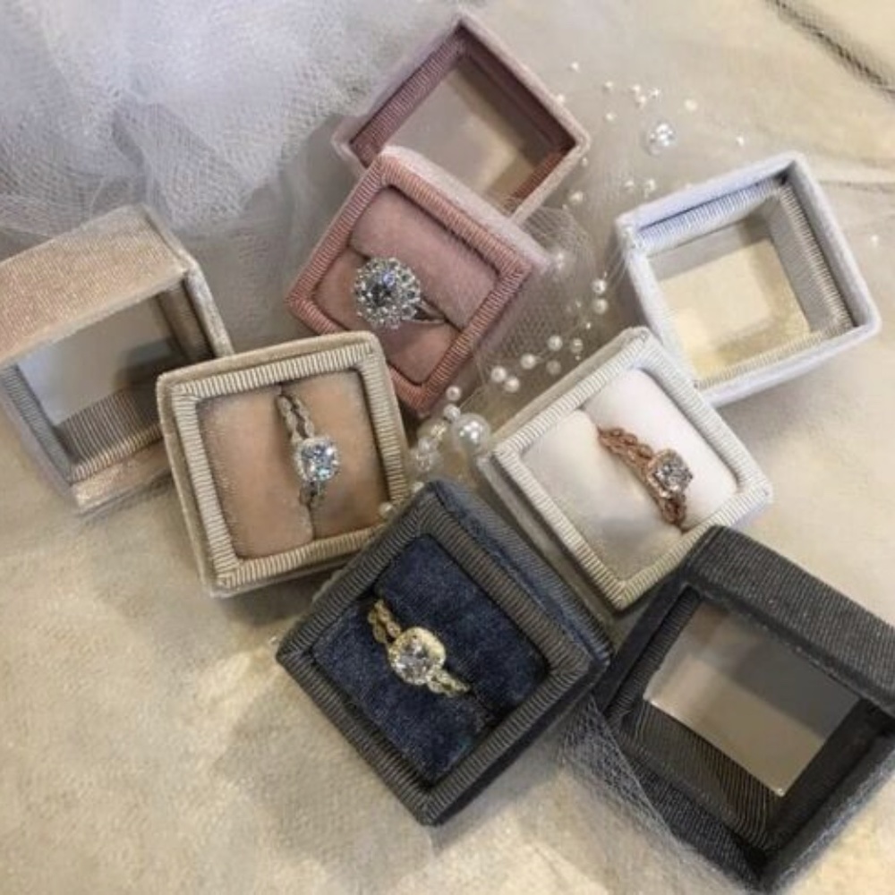 LOT of 4 VELVET HEIRLOOM 2 PIECE RING BOXES $356